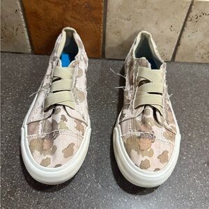 Blowfish Camouflage Slip-On Sneakers size 10